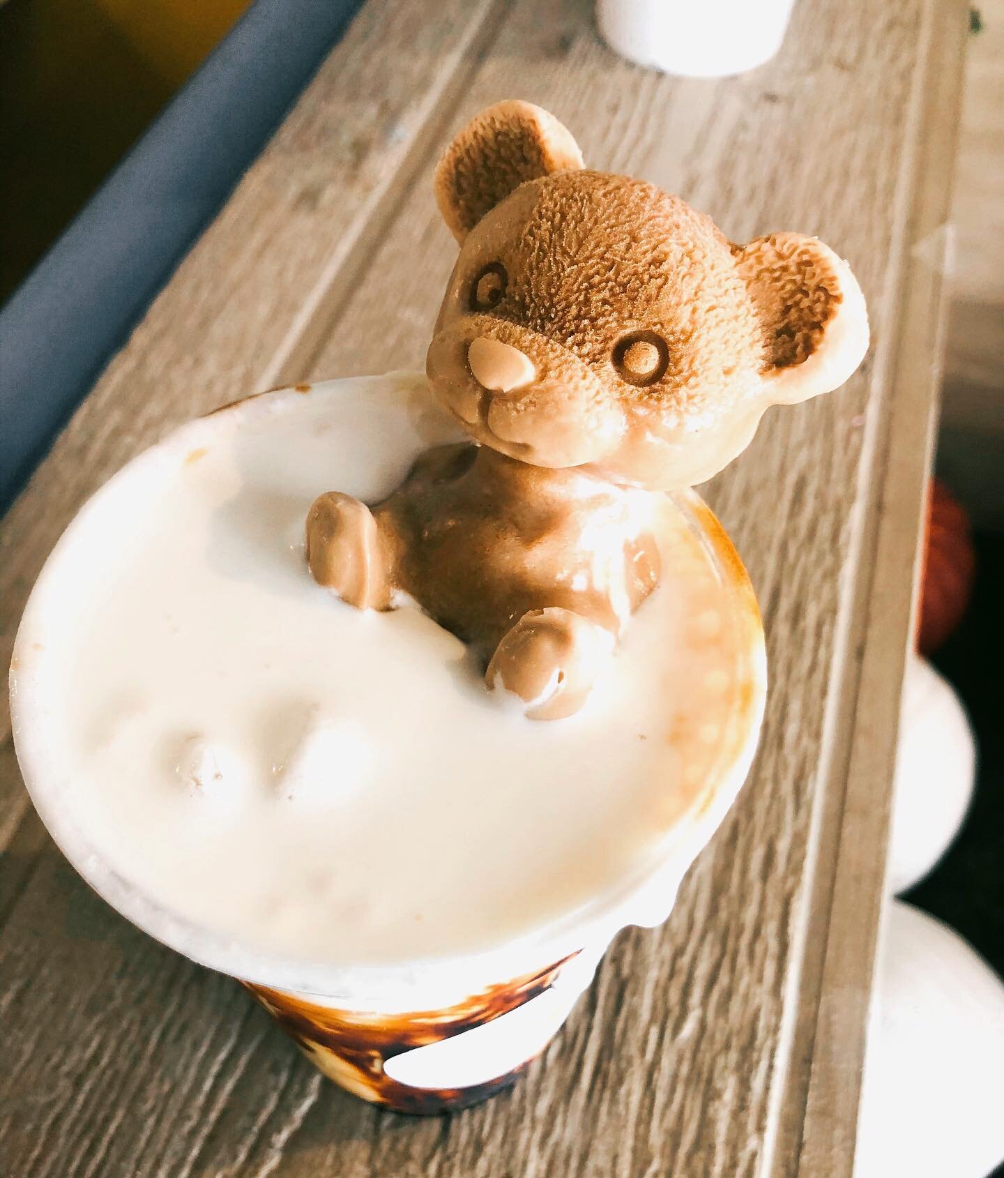 🚨 NEW ITEM ALERT🚨 
We adore you all so bear-y much that we&rsquo;ve included a new additional topping to your favorite drinks! Top off your milk teas with a frozen iced coffee bear 🐻, and let it take a bath on top of your cheese foam (the pair tas
